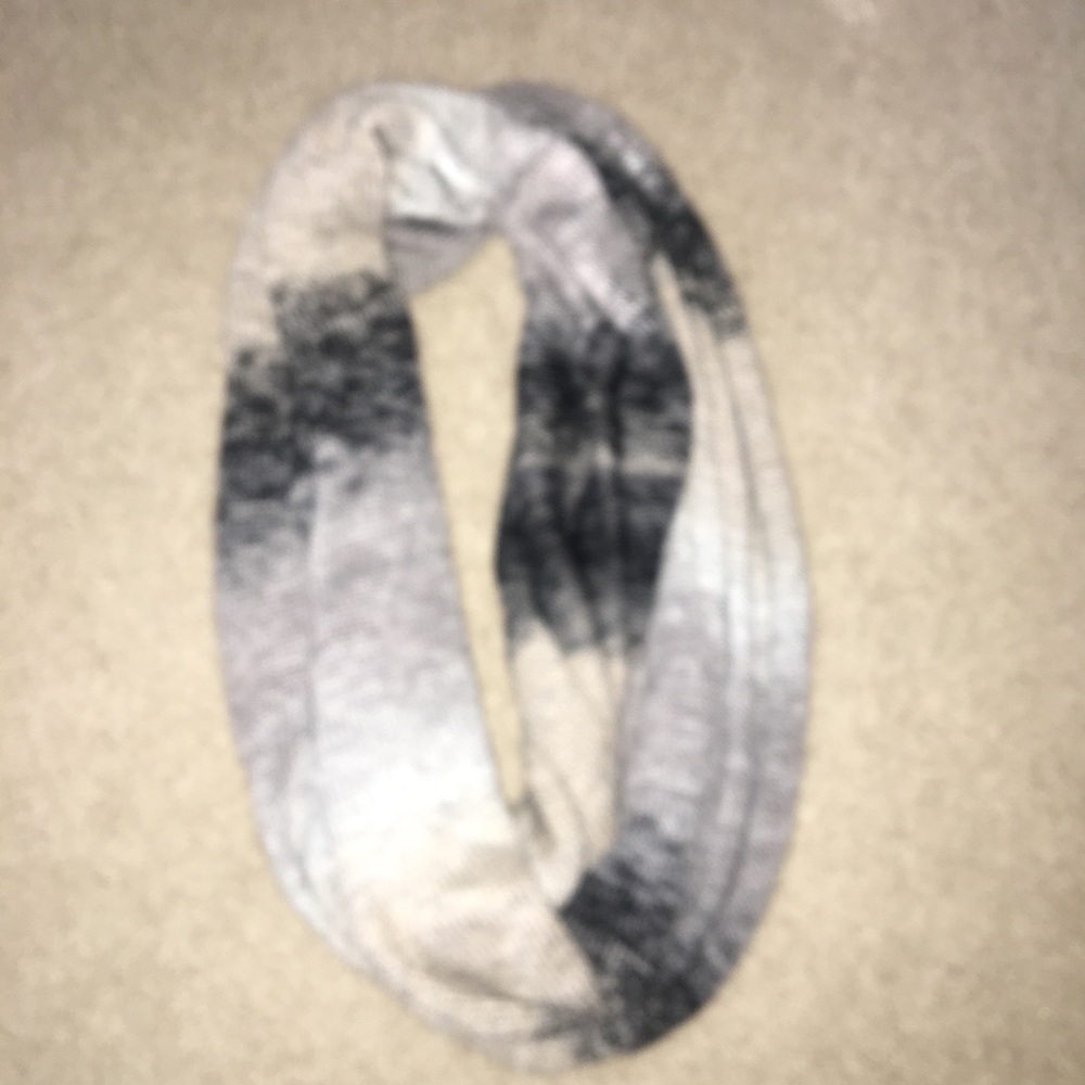 Infinity scarfs multiple - Picture 4 of 4